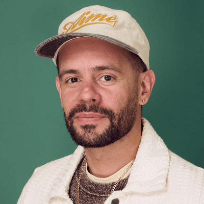 Chris Andrade: M.U.T.A.R (En Español)